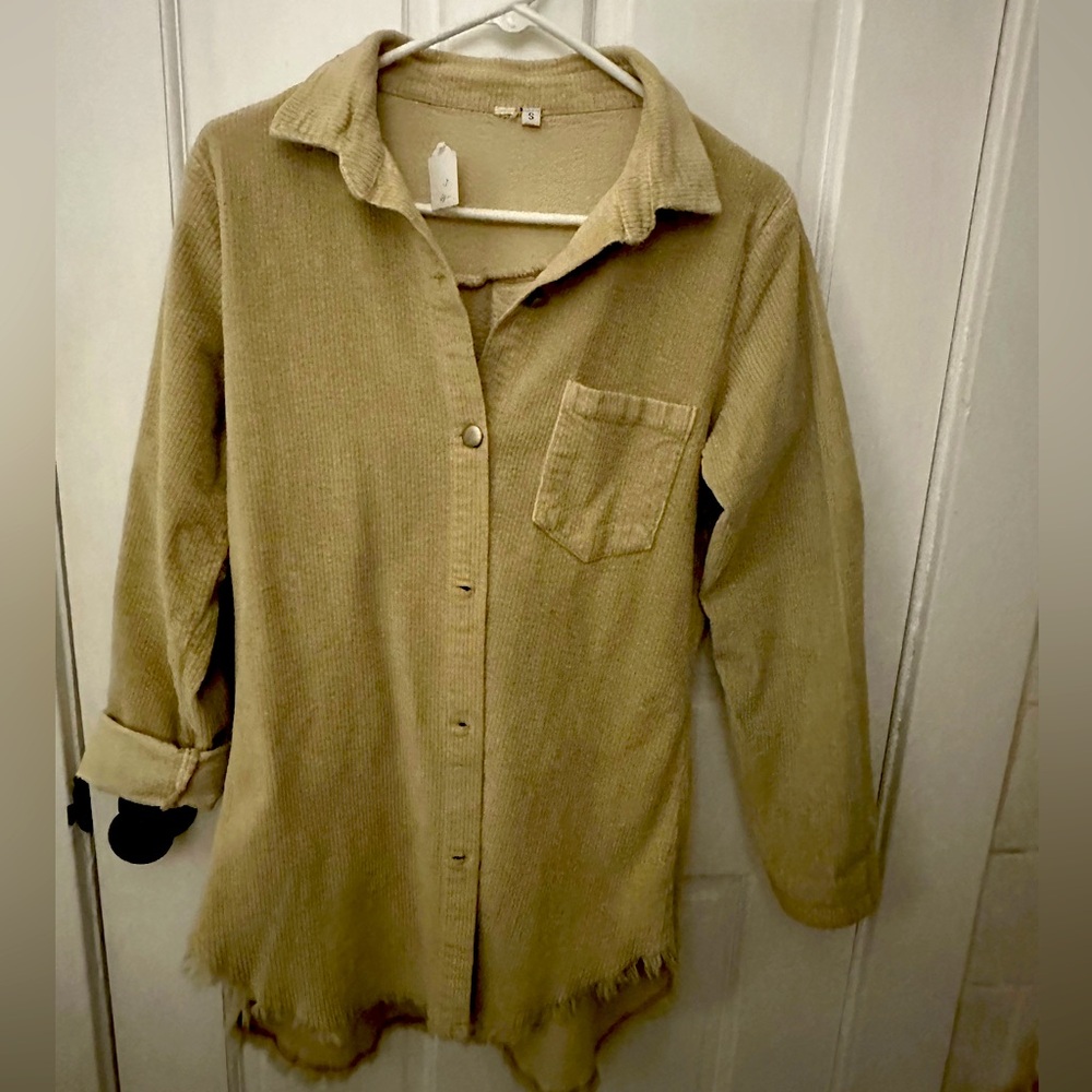 Cute lightweight high low shirt jacket